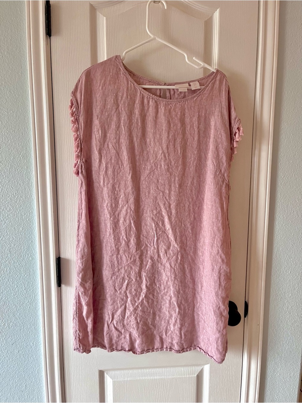 Short-Sleeve Linen Mini Dress in Mauve purple